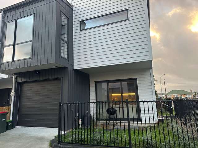 Modern 3BR Stand-Alone Home + Garage | Walk to Tra