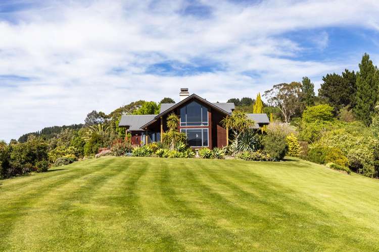 257 Cathedral Road Gore Bay_9