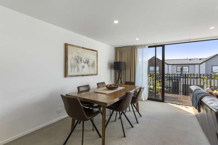 2/5 Paketai Lane Beachlands_10