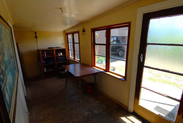 11 Wharf Road Karamea_5