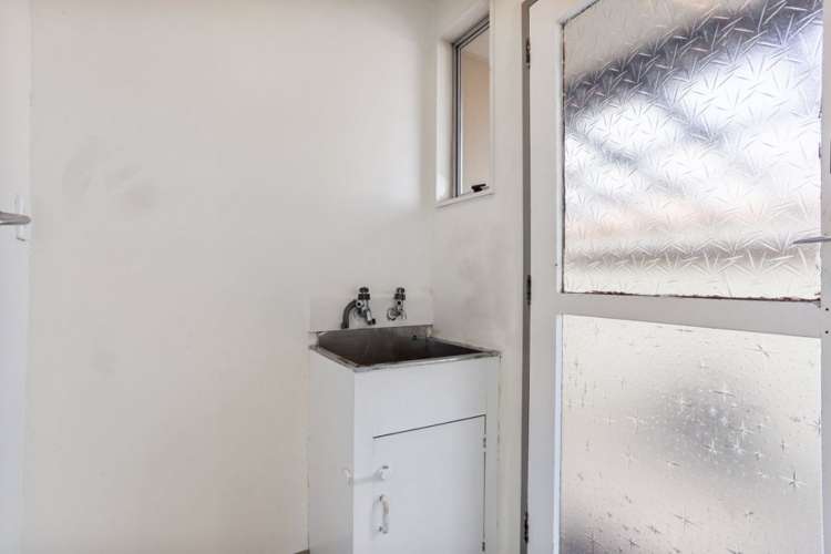 1 Hersham Place Bromley_16
