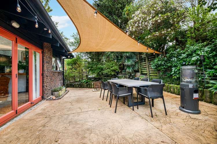 5 Derwent Crescent Titirangi_8