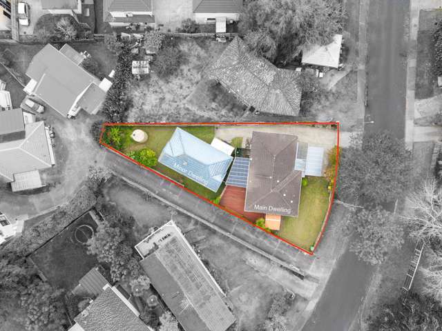 LEGAL HOME & INCOME. EXTRAORDINARY LOCATION.