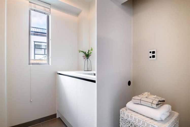 22b Beach Road Castor Bay_34