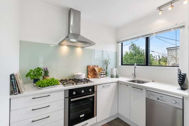 2/181 Rangatira Road Beach Haven_1