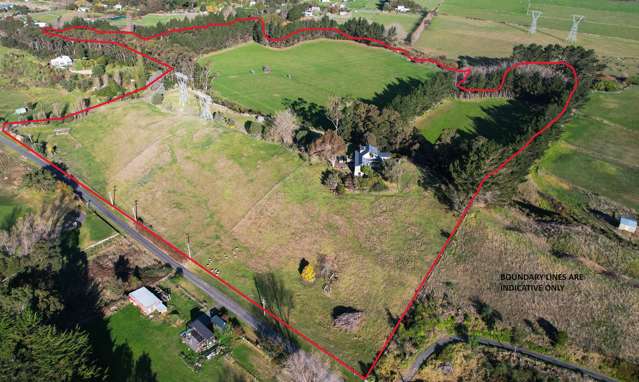 11ha farmlet on edge of town