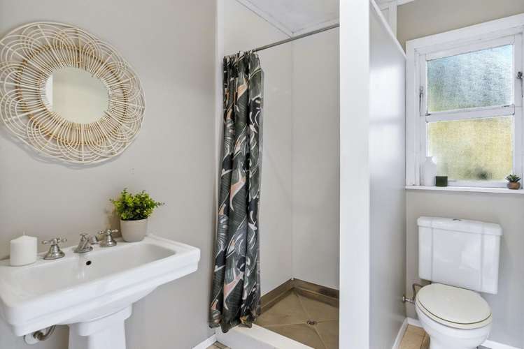 25 Weka Road Raumati Beach_11