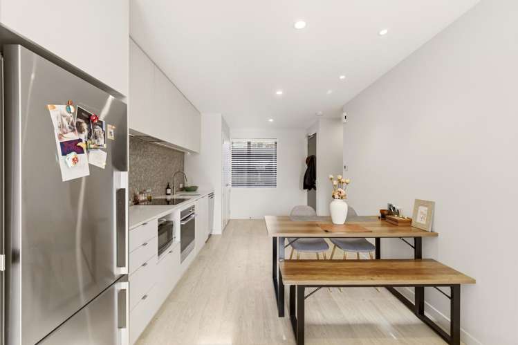 6/214 Hereford Street_4