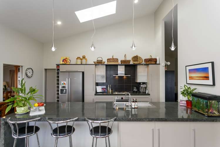 5 Magnolia Rise Waipahihi_6