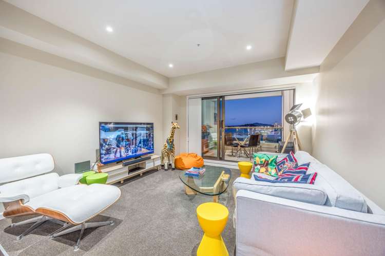 1017/41 Beach Road_5