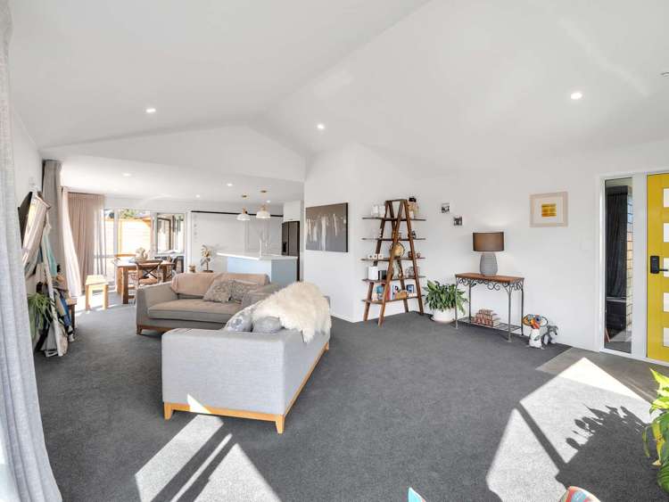 2 Upham Way Amberley_22