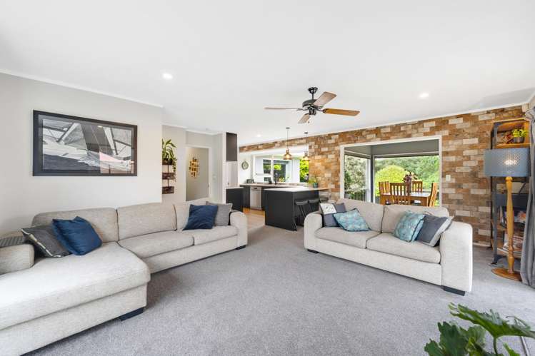 61 Gosford Drive Botany Downs_4