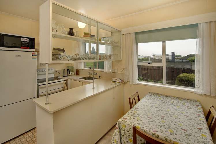 2/16 Cobham Crescent Stoke_10