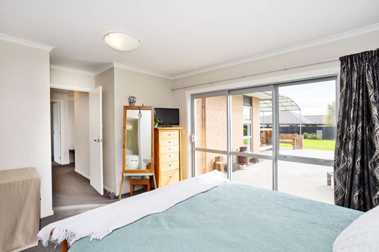 21 Sunrise Drive Seaward Bush_11