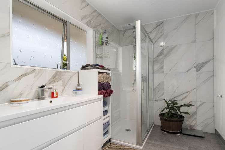 5b Jonathon Street Brookfield_13