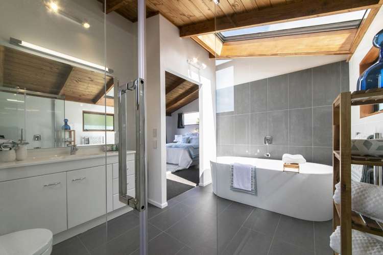 42 Rauhuia Crescent Parau_10