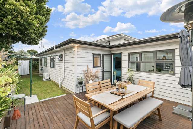 Modern 3-Bedroom 2-Bathroom Home in Wattle Downs – $780/week