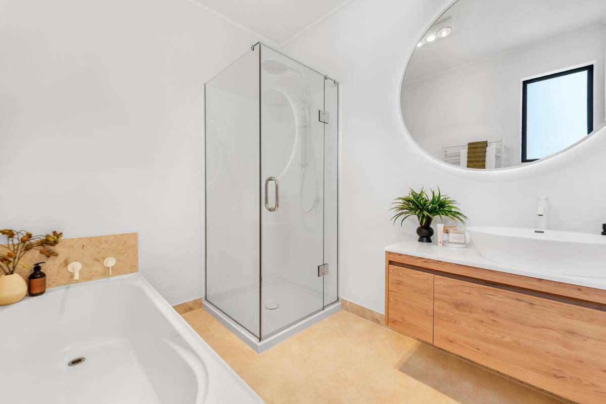 1/410 Glenfield Road_5