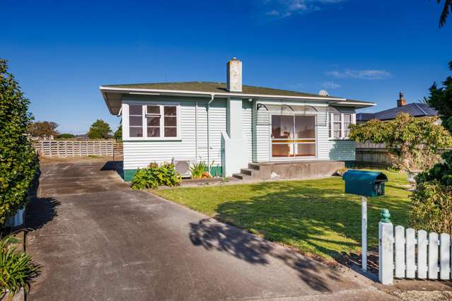 A Renovator's Dream with Huge Potential!