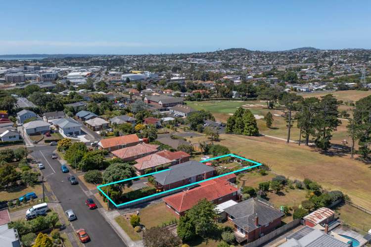 8 Tiki Street New Lynn_21