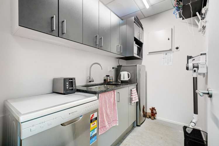 1A/3 Ceres Court Rosedale_12