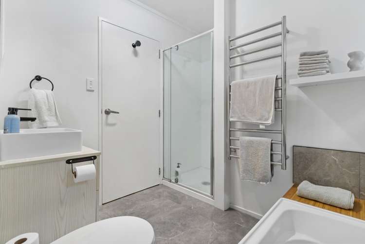 2/20 Bannerman Road Morningside_16