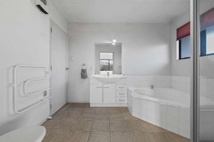 146 Charles Street Blenheim_15