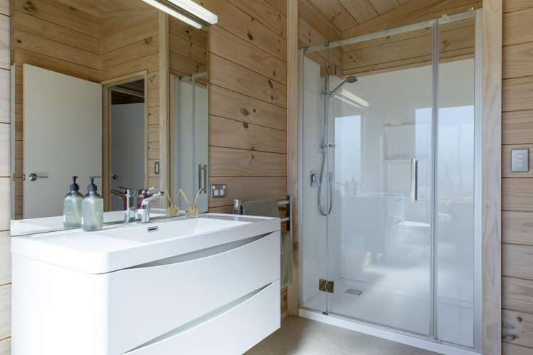 2 Paulines Way Wharewaka_31