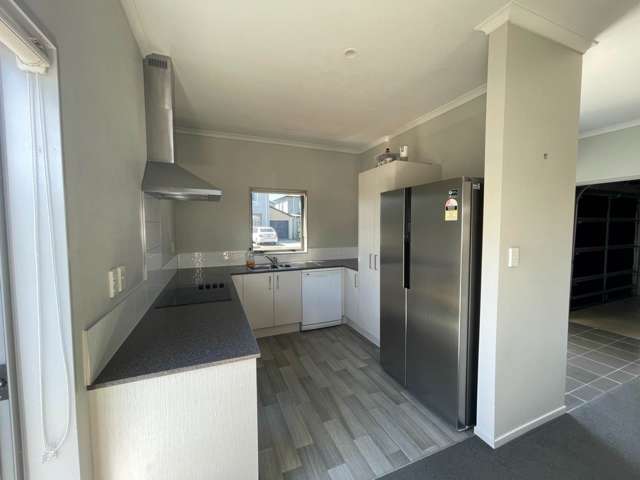 1 Apa Street Weymouth_3