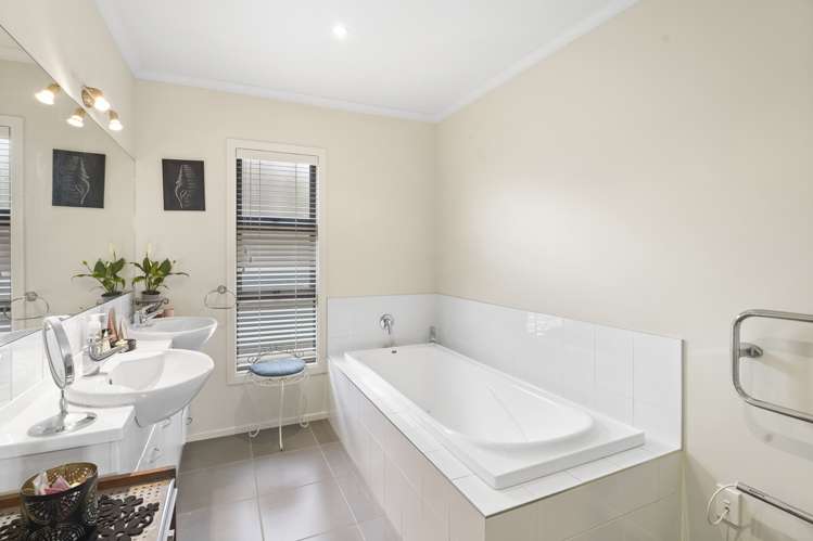 8 Tulip Drive Cambridge_15