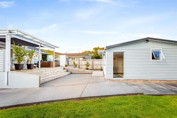 27 Gill Avenue Te Atatu Peninsula_14