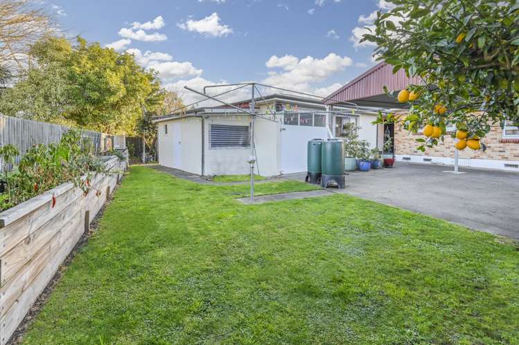 305 Frimley Avenue Frimley_18