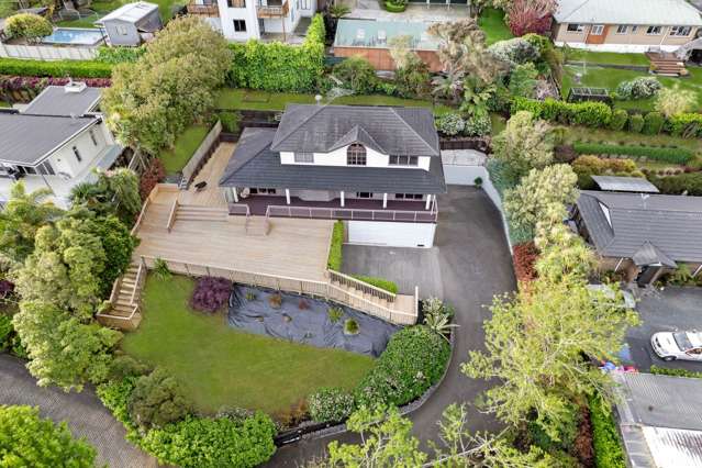 Spacious Family Living with Entertainer’s Deck