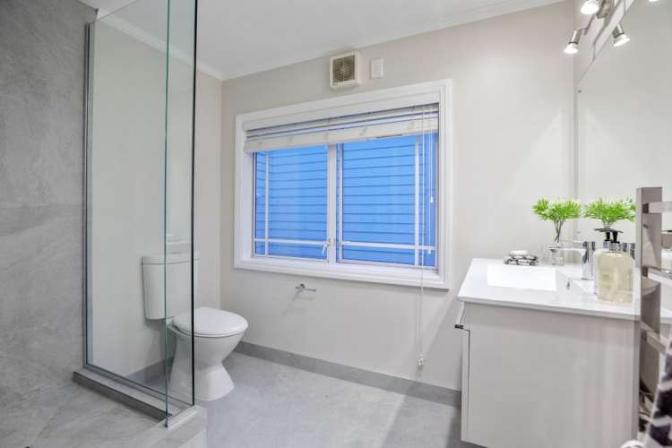 55 Churchouse Road Greenhithe_17