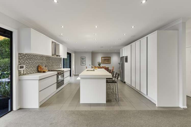 62 Shelter Drive Greenhithe_10