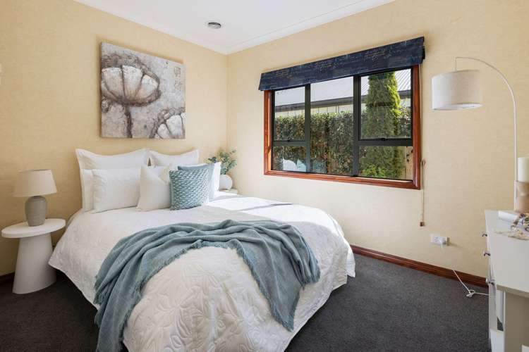 6 Merlin Close Huntington_27