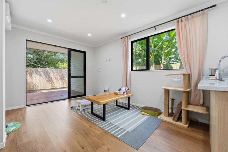 7/3 Royal View Road Te Atatu South_3