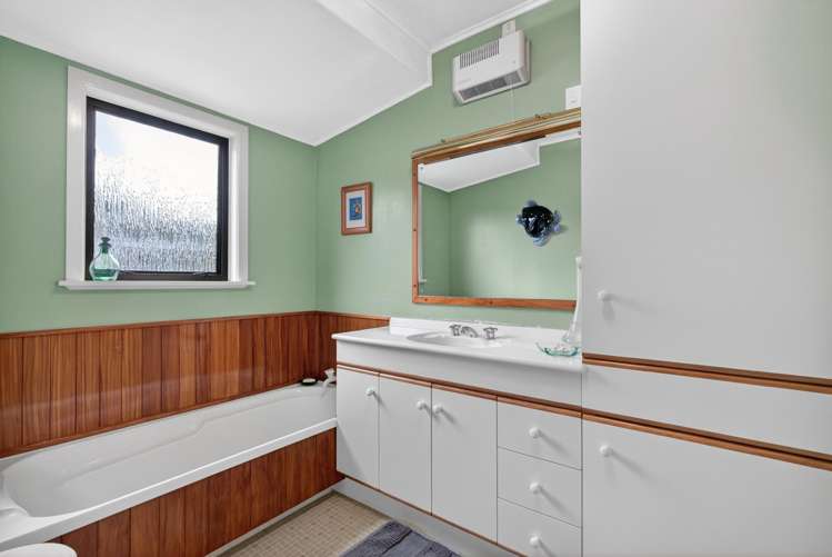 92 Peel Place Wainuiomata_13