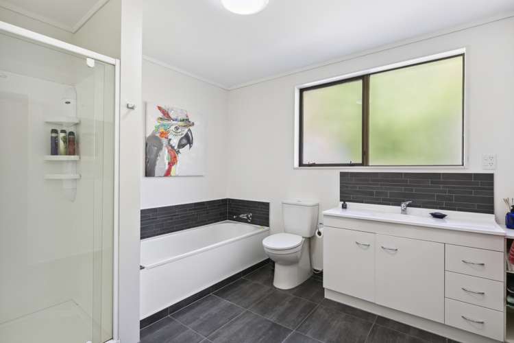 34 Peterhouse Street Tawa_7