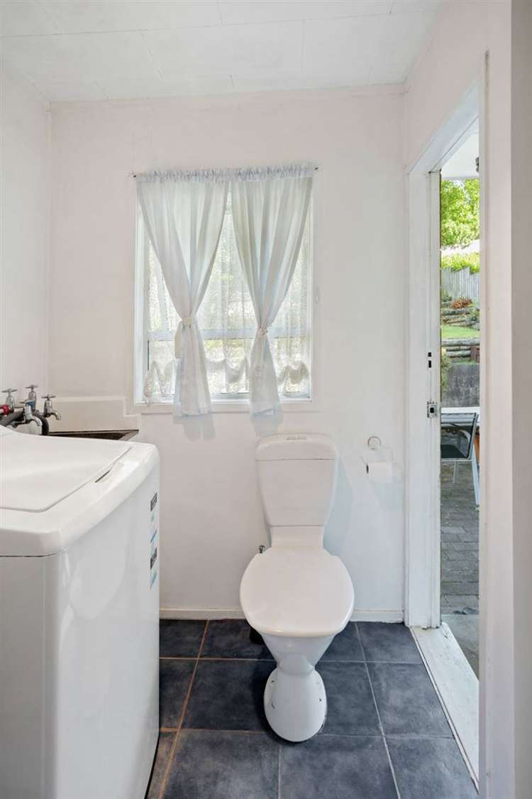 15 Sispara Place Beach Haven_13