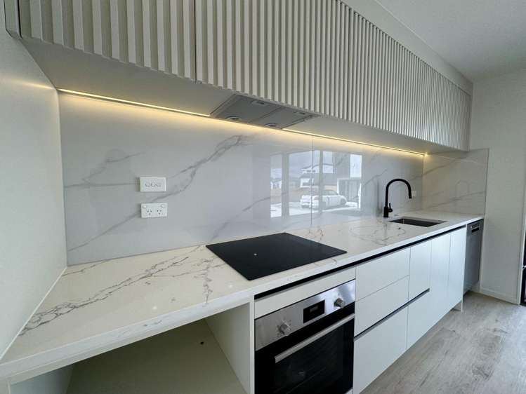 2/36 Fairdale Place Birkdale_1