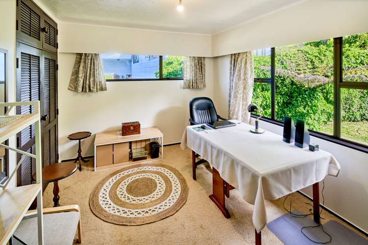 8 Dunleith Grove Silverstream_11