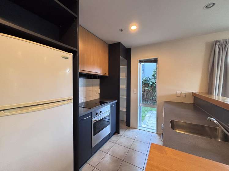 10/41 Waller Tce Christchurch Central_6