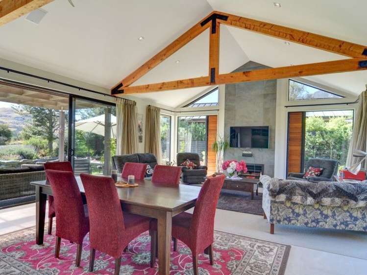 7 Reading Court Jacks Point_6