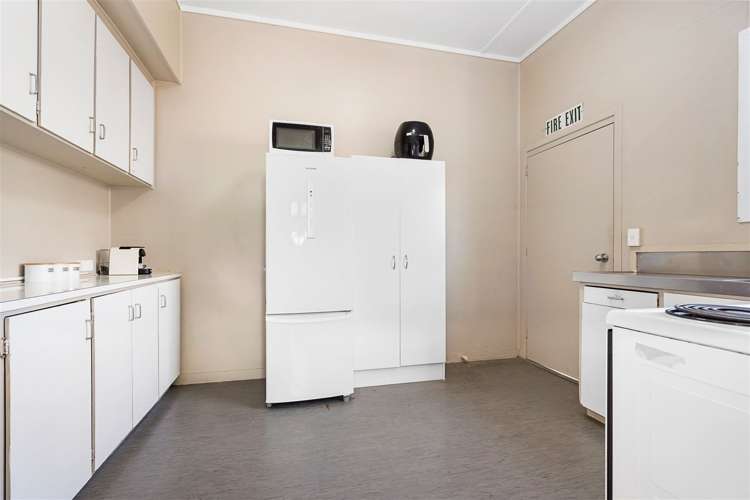 2 Raewyn Street Morningside_9