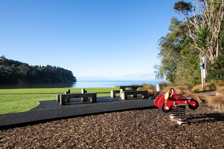 5 Paturoa Road Titirangi_31