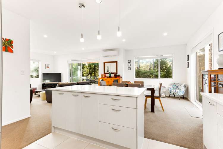 2/13a Easter Parade Glen Eden_5