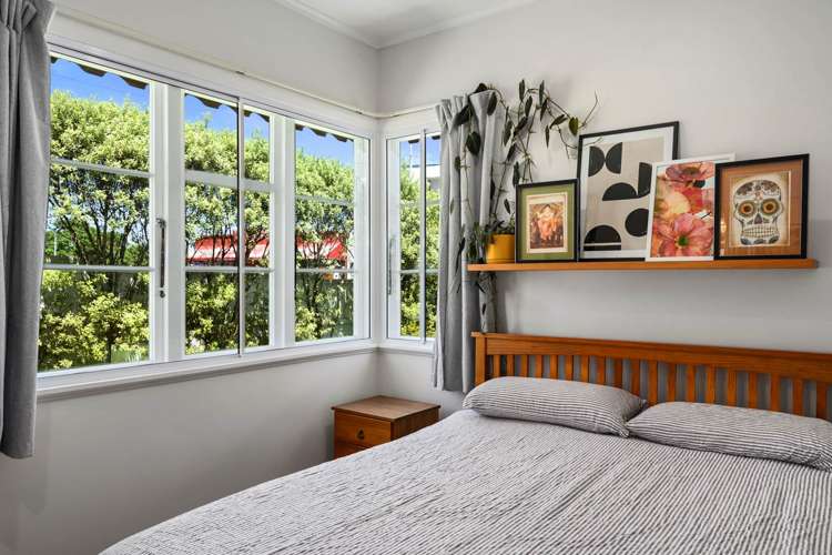 60 Old Lake Road Narrow Neck_33