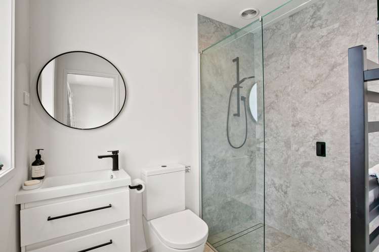 6 Tui Grove Oakura_15