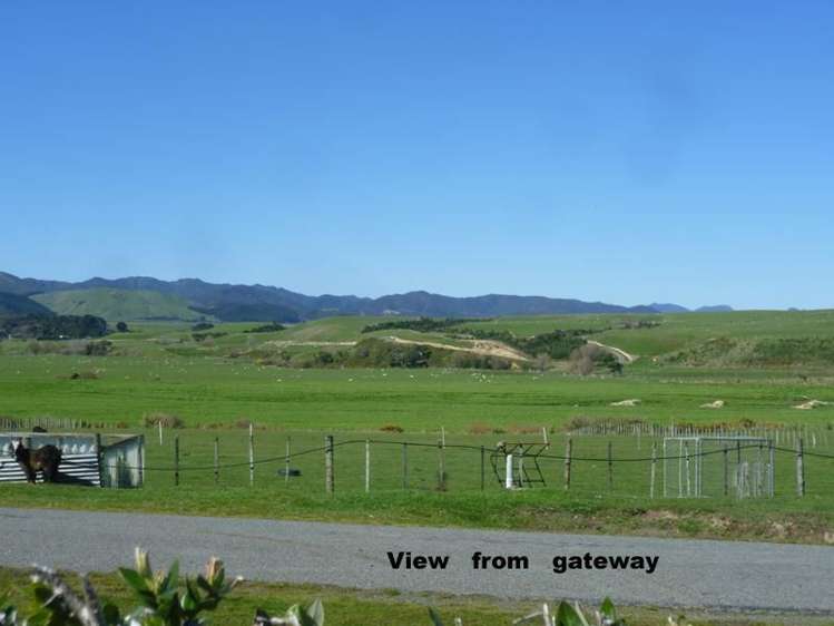 14 Whangaimoana Beach Road Pirinoa_13